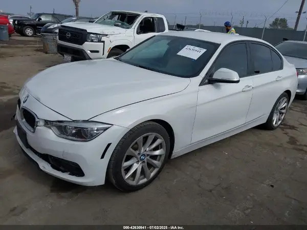 WBA8E1G55JNU89847 2018 BMW 3ER - Image 2