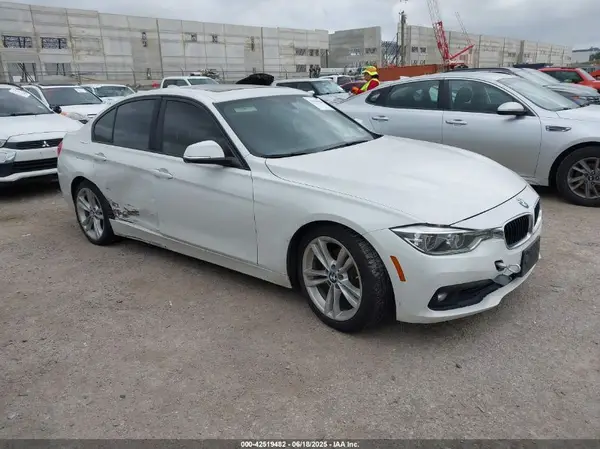 WBA8E1G55JNU89900 2018 BMW 3ER - Image 1
