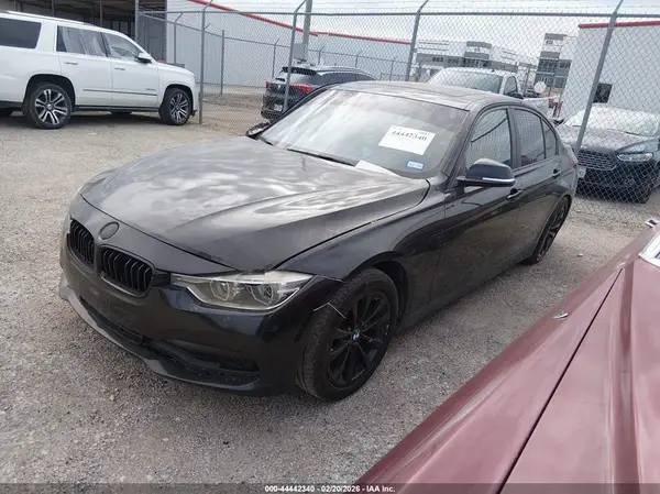 WBA8E1G55JNU90433 2018 BMW 3ER - Image 2