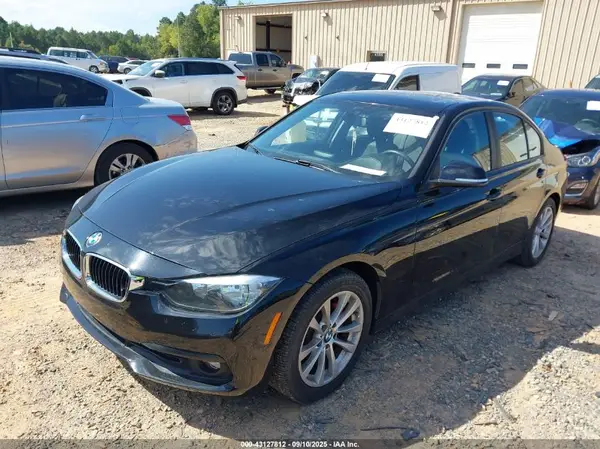 WBA8E1G56HNU13225 2017 BMW 3ER - Image 2
