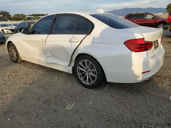 WBA8E1G56HNU13354 2017 BMW 3ER - Image 2