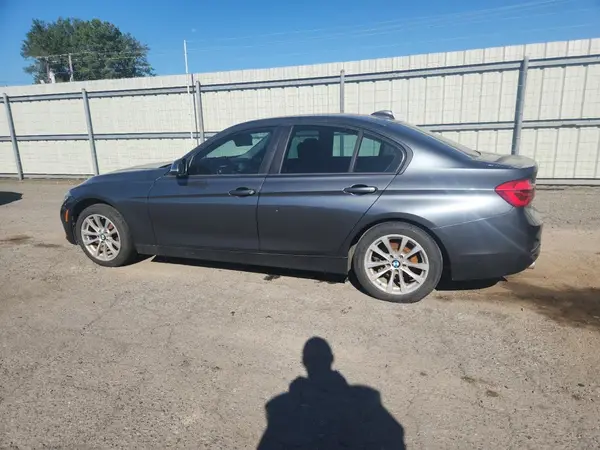 WBA8E1G56HNU13600 2017 BMW 3ER - Image 2