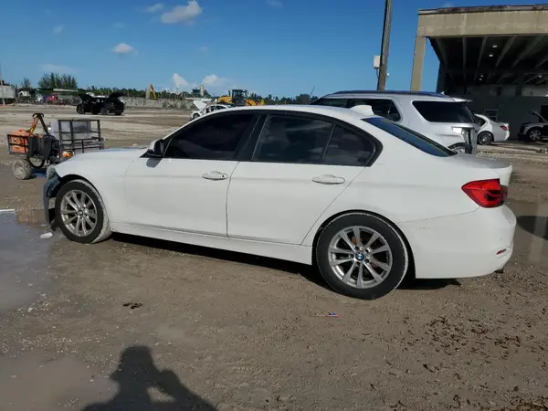 WBA8E1G56HNU13886 2017 BMW 3ER - Image 2