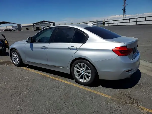 WBA8E1G56HNU14875 2017 BMW 3ER - Image 2
