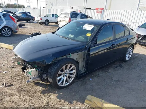 WBA8E1G56JNU91476 2018 BMW 3ER - Image 2