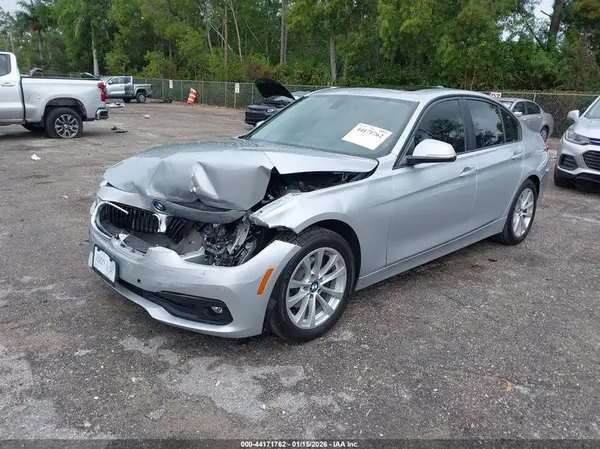 WBA8E1G56JNU92403 2018 BMW 3ER - Image 2