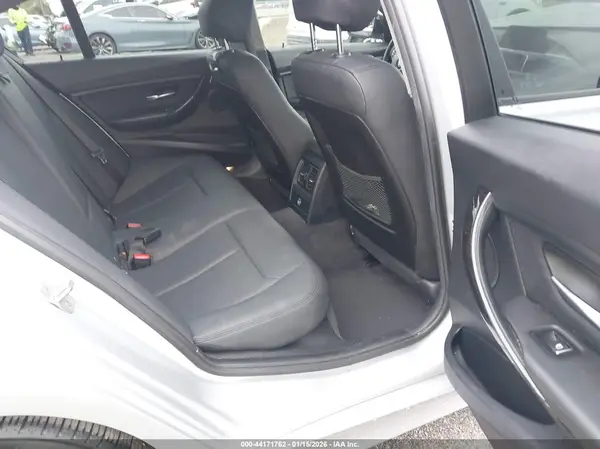 WBA8E1G56JNU92403 2018 BMW 3ER - Image 8