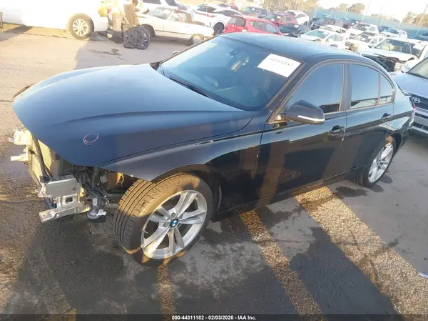 WBA8E1G56JNU92420 2018 BMW 3ER - Image 2