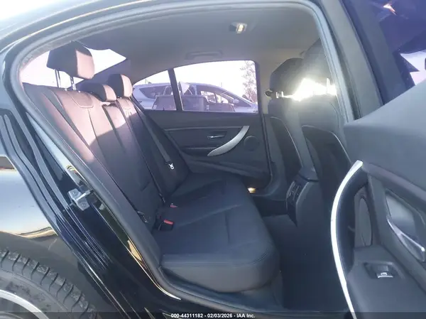 WBA8E1G56JNU92420 2018 BMW 3ER - Image 8
