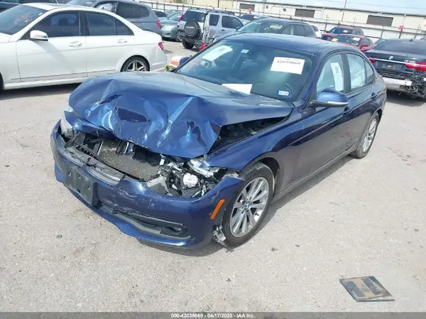 WBA8E1G56JNU92997 2018 BMW 3ER - Image 2