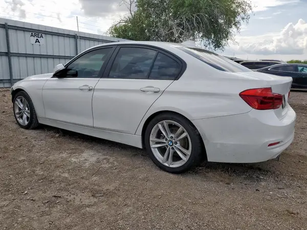 WBA8E1G56JNU93213 2018 BMW 3ER - Image 2