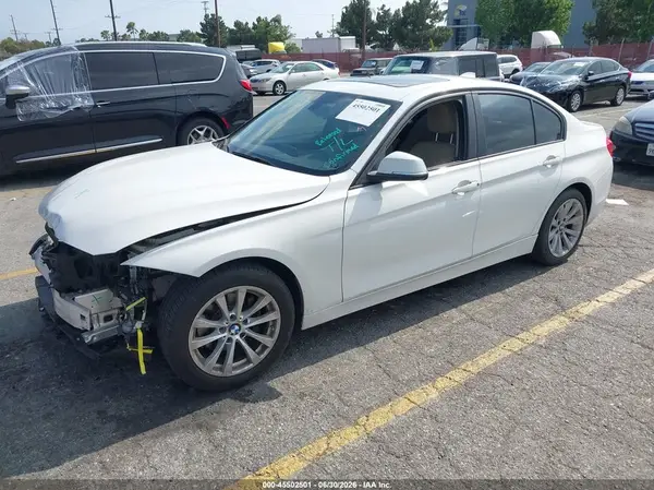 WBA8E1G56JNU93633 2018 BMW 3ER - Image 2