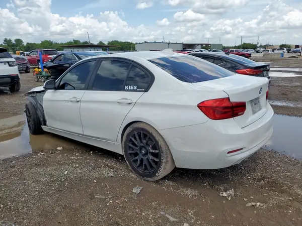 WBA8E1G57GNT36475 2016 BMW 3ER - Image 2