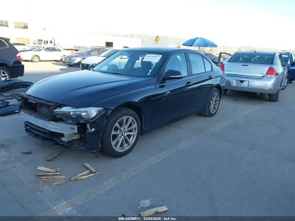 WBA8E1G57HNU14075 2017 BMW 3ER - Image 2