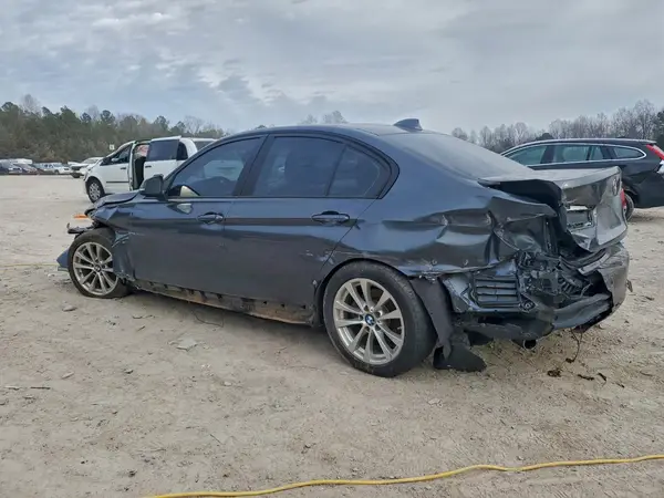 WBA8E1G57HNU14657 2017 BMW 3ER - Image 2
