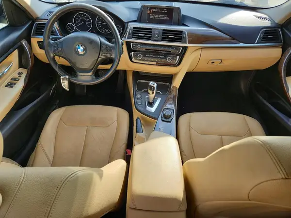 WBA8E1G57HNU14917 2017 BMW 3ER - Image 8