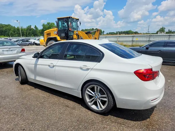 WBA8E1G57HNU15355 2017 BMW 3ER - Image 2