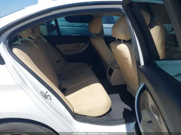 WBA8E1G57JNU89560 2018 BMW 3ER - Image 8