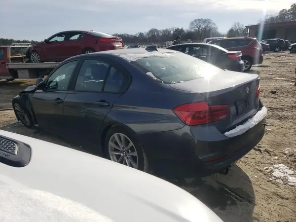WBA8E1G57JNU91535 2018 BMW 3ER - Image 2