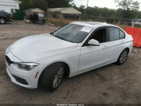 WBA8E1G57JNU91633 2018 BMW 3ER - Image 2