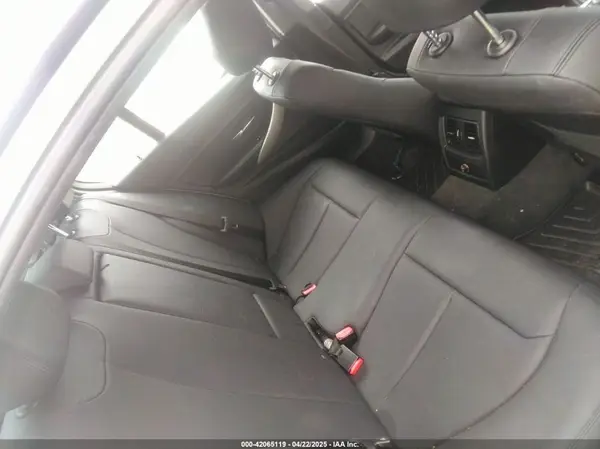 WBA8E1G57JNU91633 2018 BMW 3ER - Image 8