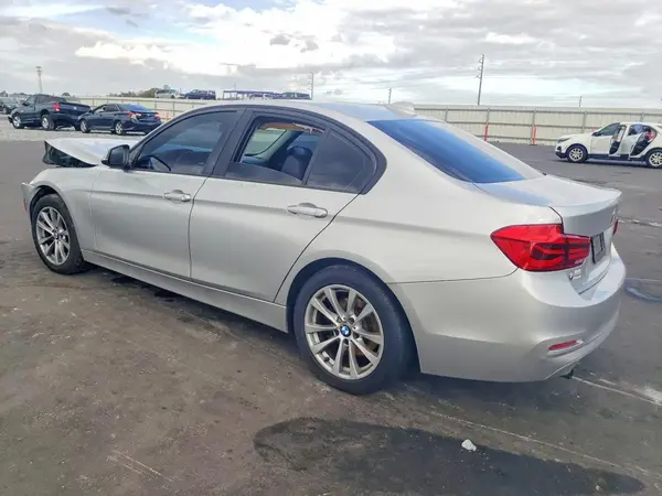 WBA8E1G57JNU92507 2018 BMW 3ER - Image 2