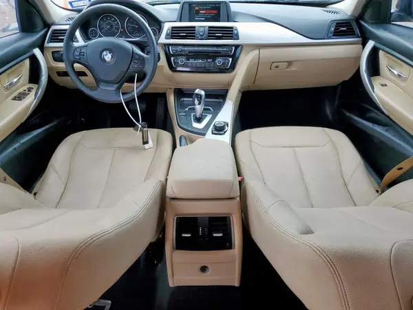 WBA8E1G57JNU92555 2018 BMW 3ER - Image 8