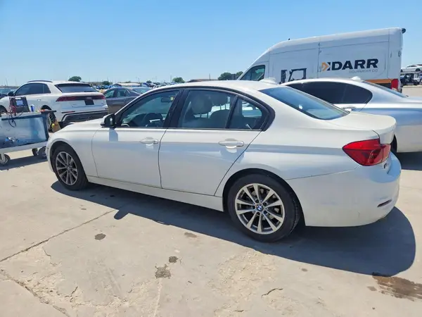 WBA8E1G57JNU93253 2018 BMW 3ER - Image 2
