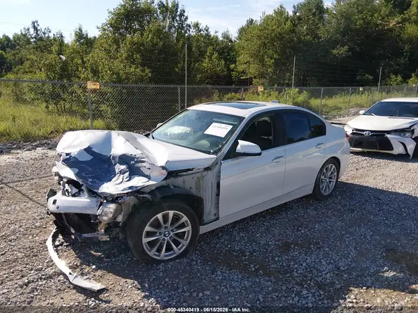 WBA8E1G58HNU12593 2017 BMW 3ER - Image 2
