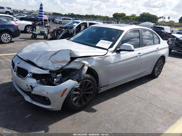 WBA8E1G58HNU13212 2017 BMW 3ER - Image 2