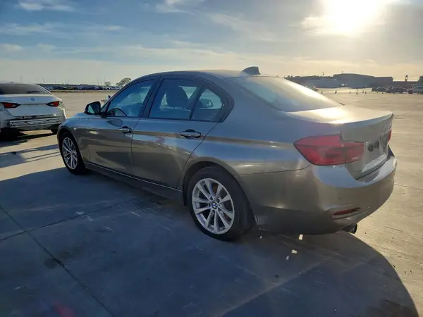 WBA8E1G58HNU13968 2017 BMW 3ER - Image 2