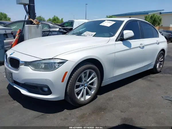 WBA8E1G58HNU14859 2017 BMW 3ER - Image 2