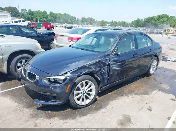 WBA8E1G58HNU14926 2017 BMW 3ER - Image 2