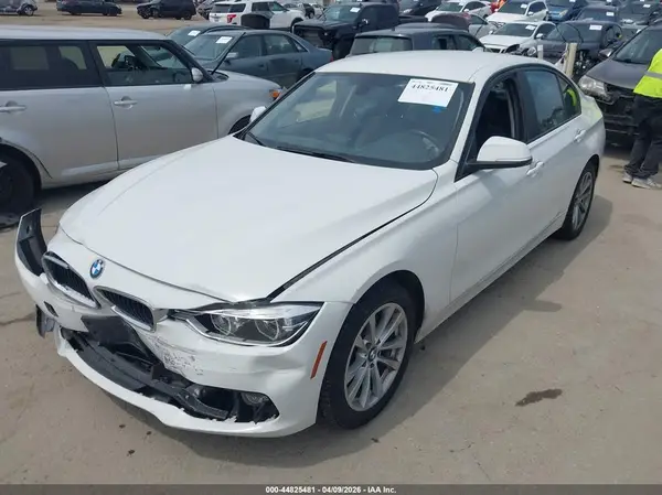 WBA8E1G58JNU89051 2018 BMW 3ER - Image 2