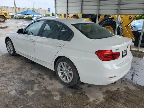 WBA8E1G58JNU90538 2018 BMW 3ER - Image 2