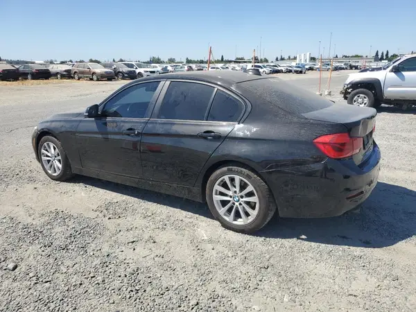 WBA8E1G58JNU90815 2018 BMW 3ER - Image 2