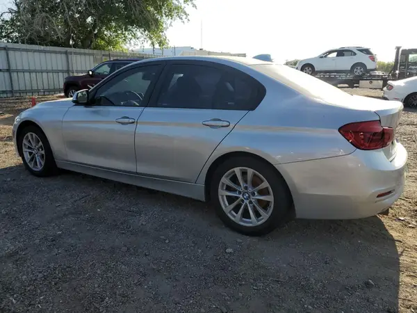 WBA8E1G58JNU91379 2018 BMW 3ER - Image 2