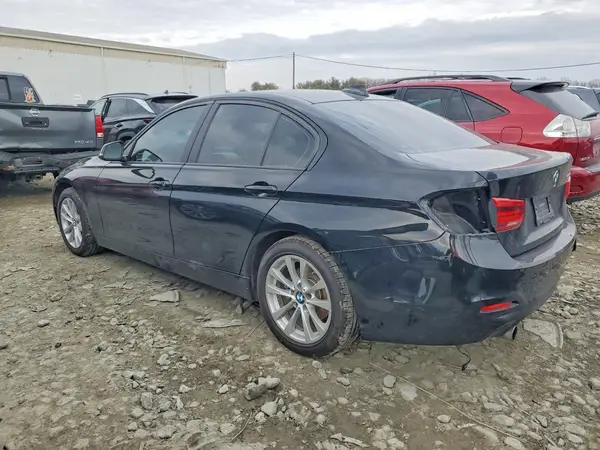 WBA8E1G58JNU91561 2018 BMW 3ER - Image 2
