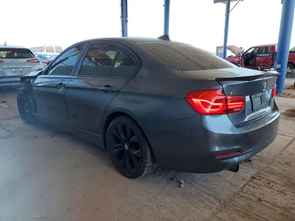 WBA8E1G58JNU91981 2018 BMW 3ER - Image 2