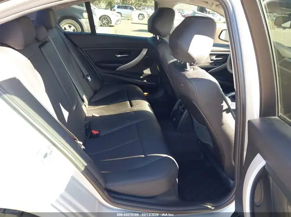 WBA8E1G58JNU92256 2018 BMW 3ER - Image 8