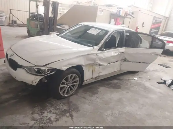 WBA8E1G58JNU92628 2018 BMW 3ER - Image 2