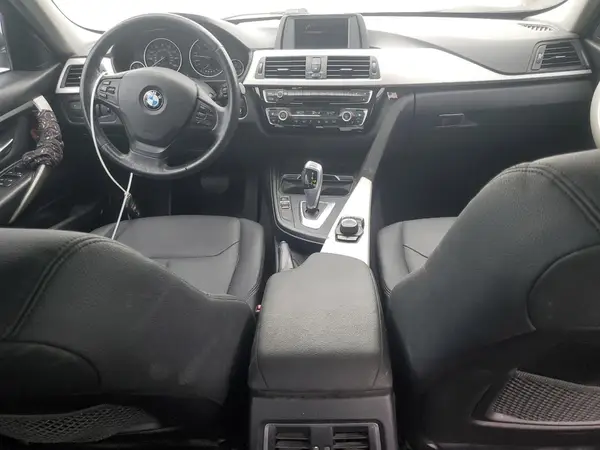 WBA8E1G58JNU93066 2018 BMW 3ER - Image 8