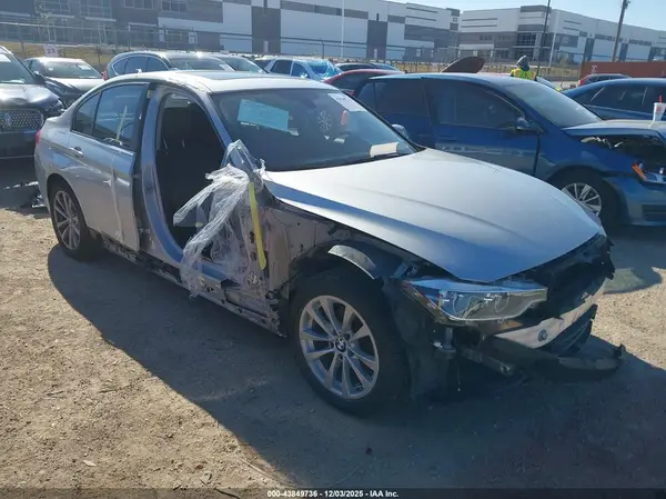 WBA8E1G58JNU93195 2018 BMW 3ER - Image 1