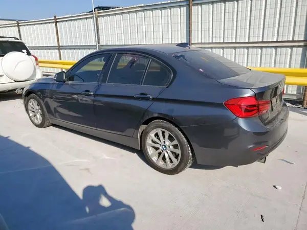 WBA8E1G59HNU13087 2017 BMW 3ER - Image 2