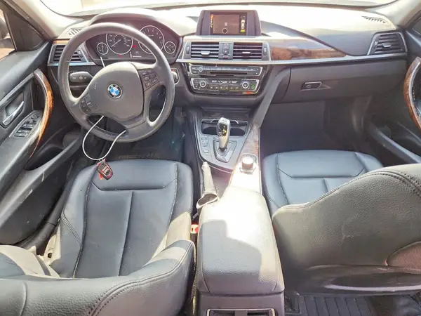 WBA8E1G59HNU14045 2017 BMW 3ER - Image 8