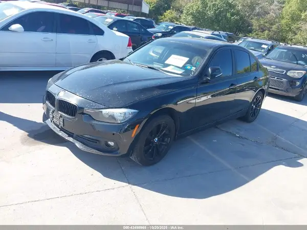 WBA8E1G59HNU14126 2017 BMW 3ER - Image 2
