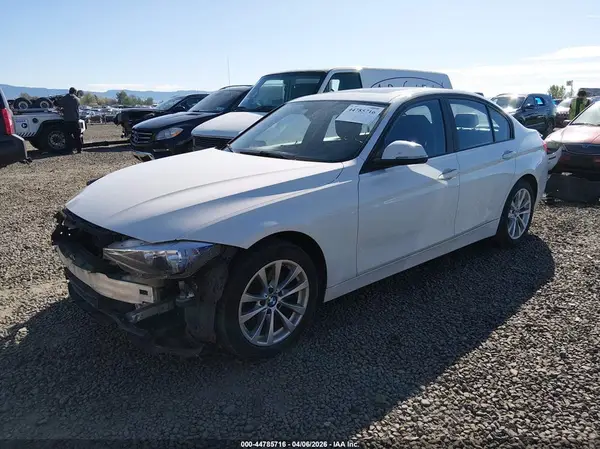 WBA8E1G59HNU14465 2017 BMW 3ER - Image 2