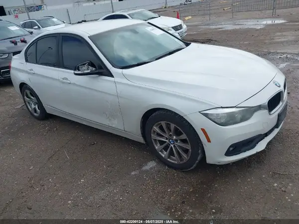 WBA8E1G59HNU14577 2017 BMW 3ER - Image 1