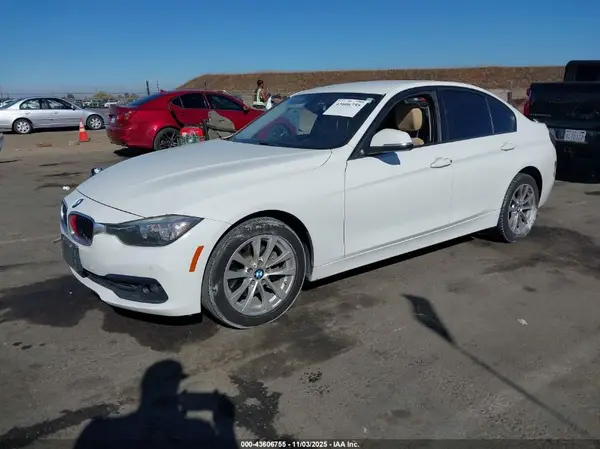 WBA8E1G59HNU14594 2017 BMW 3ER - Image 2