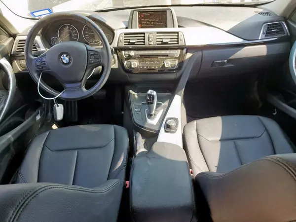 WBA8E1G59HNU15339 2017 BMW 3ER - Image 8